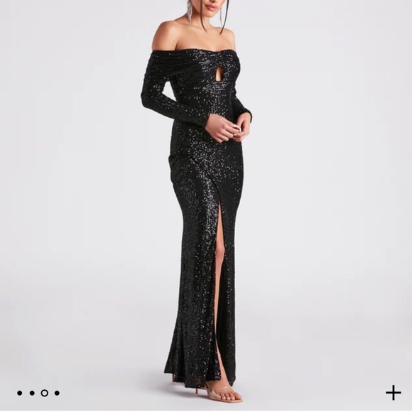 Windsor Dresses Windsor Black Long Sleeve Sequin Formal Dress Size